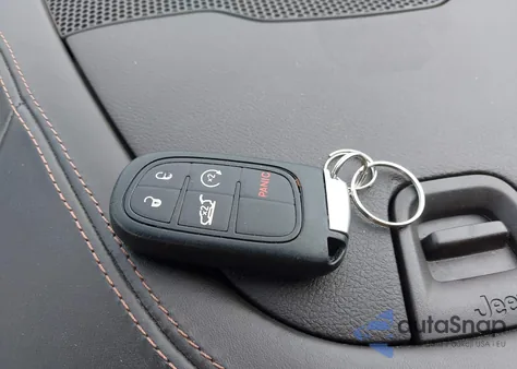 2017 Jeep Cherokee Overland Fwd from USA, damaged, VIN 1C4PJLJS7HW511047